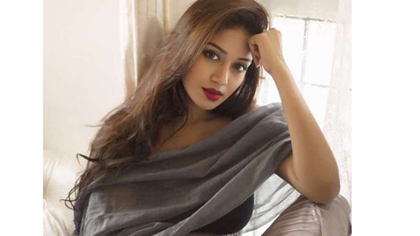 பல நடிகைகள் 