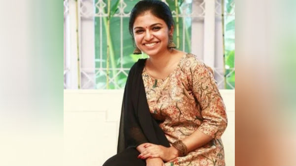  Dubbing artist Raveena posted a video on her Twitter page