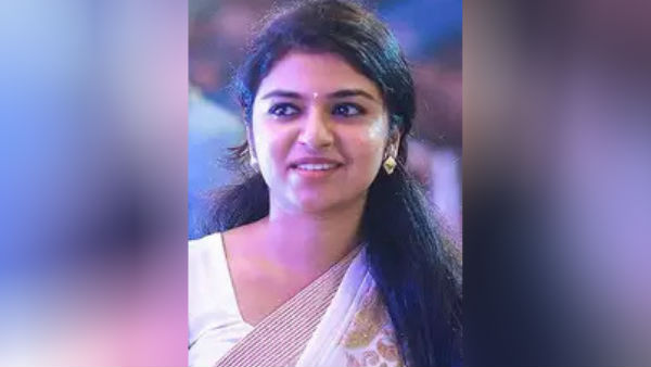  Dubbing artist Raveena posted a video on her Twitter page