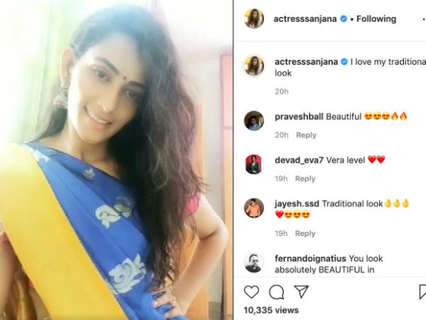 புடவையில் செல்ஃபி