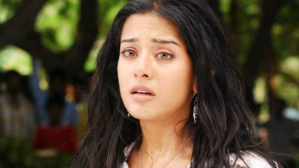 உதவ வேண்டும் 