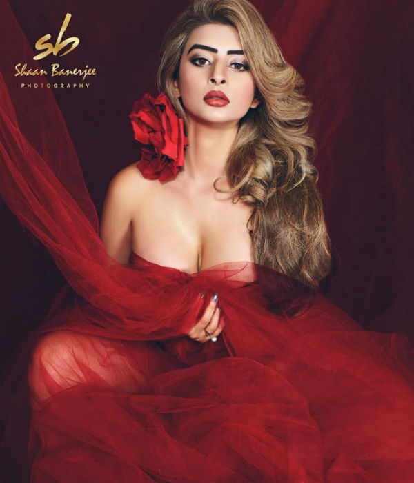 முன்னழகு தெரிய முன்னழகு தெரிய