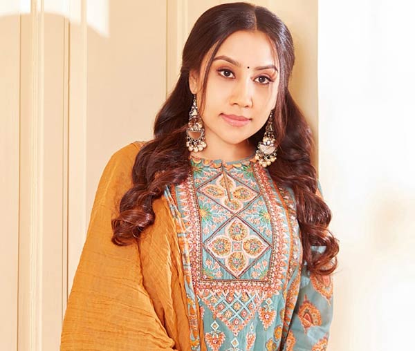 Sathyarajs daughter Divya to start a new movement 