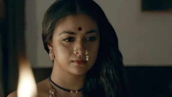 நிறைமாத கர்ப்பிணியாக