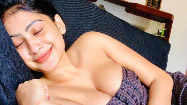 ஆபாச நடிகையாக