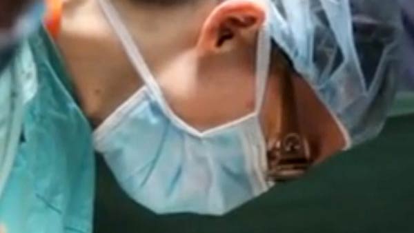 பாதியில் நிற்கிறது 