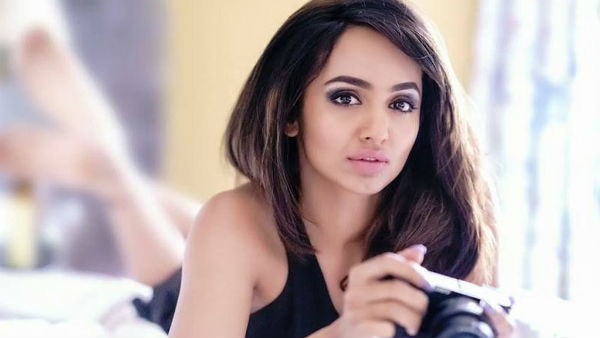 முறித்துவிட்டார் 