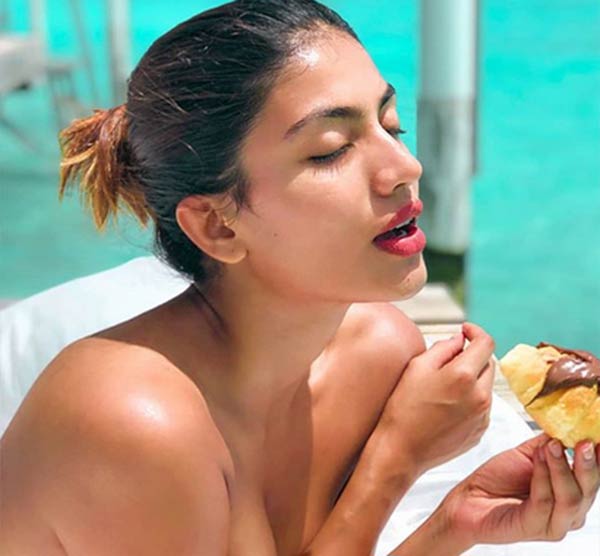 உருகும் ஐஸ்க்ரீம் உருகும் ஐஸ்க்ரீம்