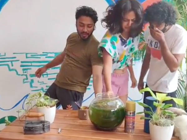 ஆண் நண்பர்ளுடன் 