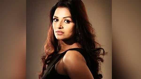 சிறிய கதாபாத்திரத்தில் 