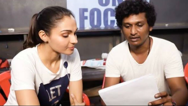 காத்துக் கொண்டிருக்கும்