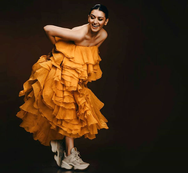 அழகை மெருகேற்றி அழகை மெருகேற்றி