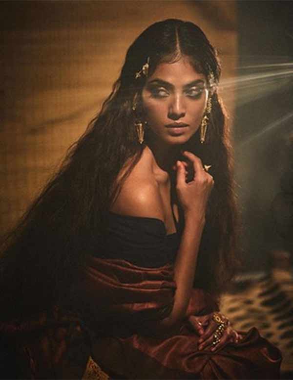 அள்ளும் லைக்ஸ் 