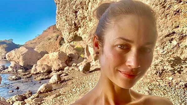 கொரோனாவால் பாதிக்கப்பட்டார் கொரோனாவால் பாதிக்கப்பட்டார்