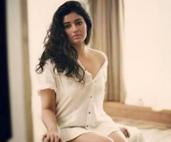 மீண்டும் ரீஎன்ட்ரி மீண்டும் ரீஎன்ட்ரி