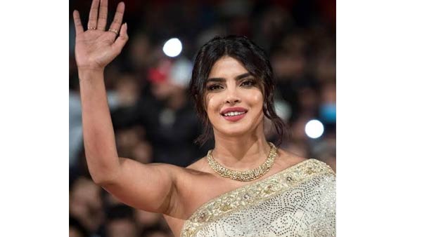 கட்டுக்கடங்காத கவர்ச்சியால்