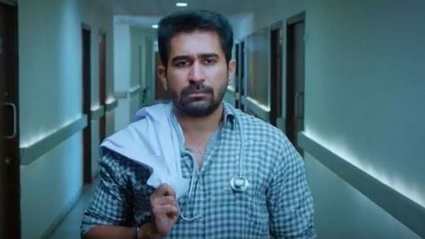 பல காட்சிகள் வெறிச்சோடி 