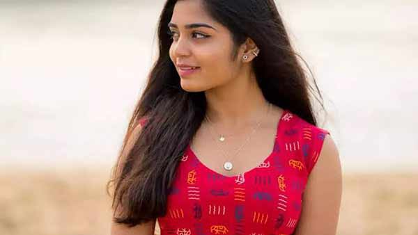 மூன்றுவிதமான தோற்றங்களில் மூன்றுவிதமான தோற்றங்களில்