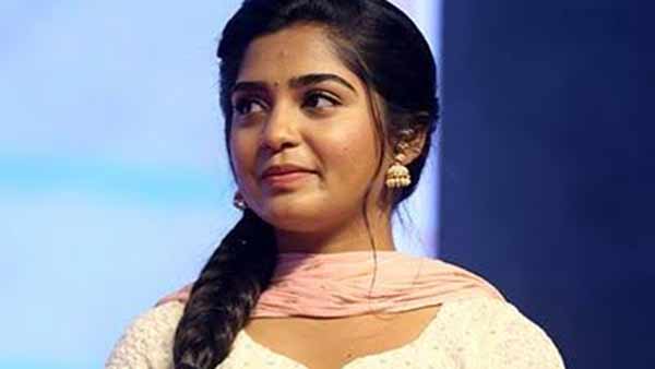 கல்லூரி மாணவி கல்லூரி மாணவி