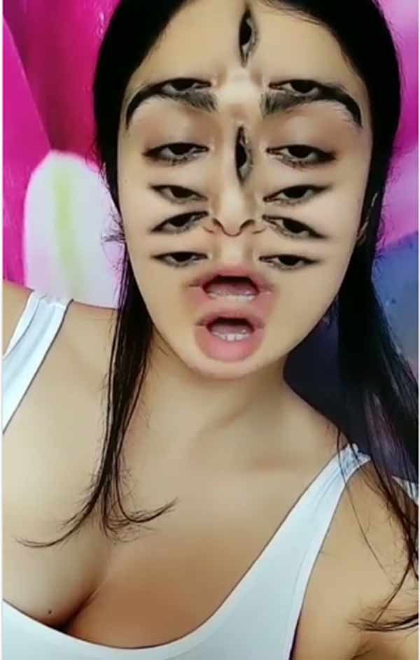 ரசிகர்கள் பிஸி 