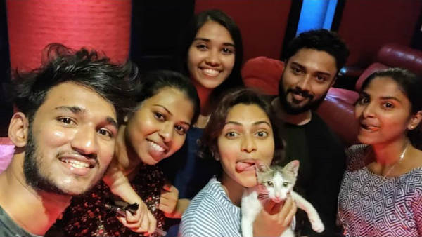 இயல்பான நடிப்பின் மூலம்