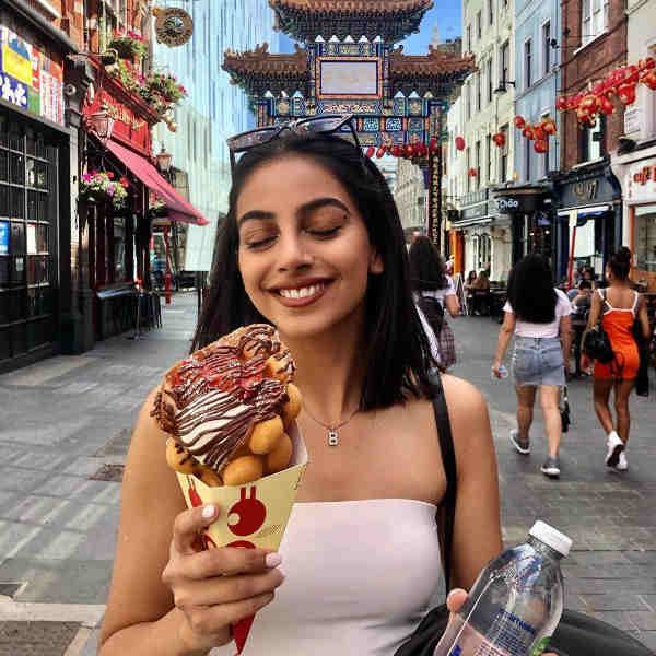 ரசிகர்களை குளிர்விக்கும்