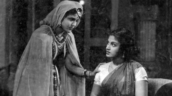 முதலில் இயக்கியது முதலில் இயக்கியது