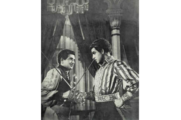 மும்பை வினியோகஸ்தர் மும்பை வினியோகஸ்தர்