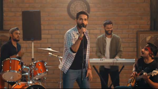 பாராட்டு 