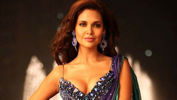 அரைகுறை ஆடை அரைகுறை ஆடை