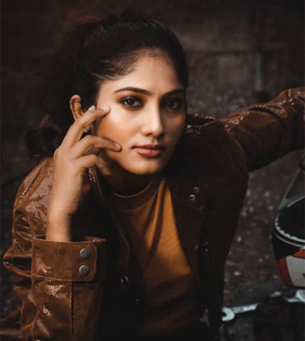 ஜூலியா இது.. ஜூலியா இது..