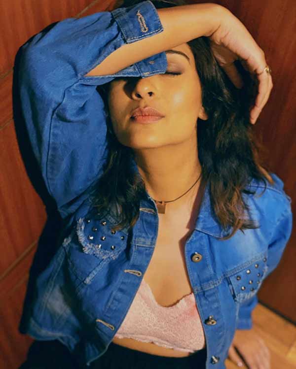 கிரிஸ்டல் கிளியர் 