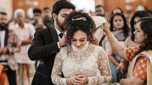 நடிகை பேர்ள் மானே நடிகை பேர்ள் மானே