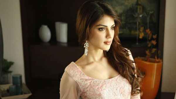 வீட்டில் நடக்கும் பார்ட்டியில் 