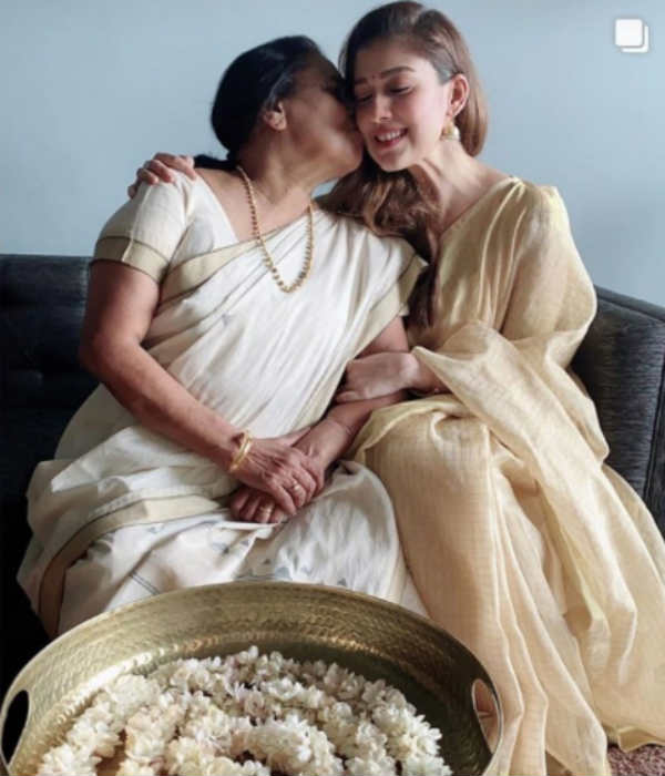 அம்மாவுடன் கொண்டாட்டம் 