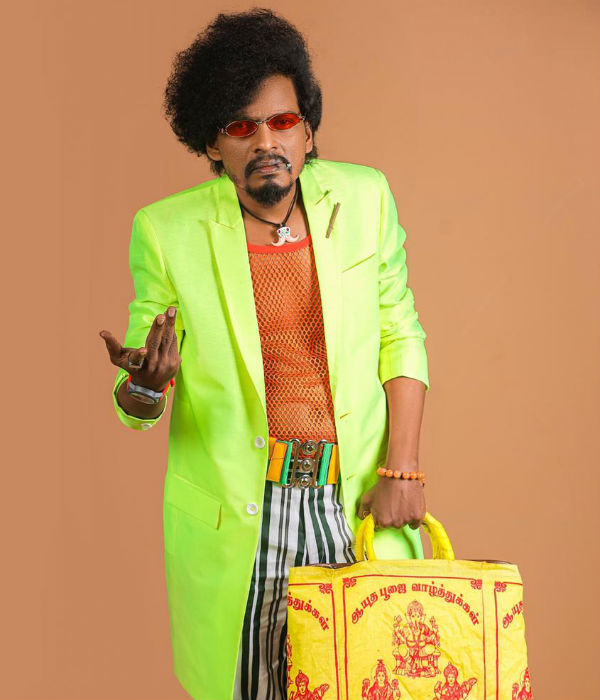 மாறுபட்ட கதாபாத்திரங்களில்