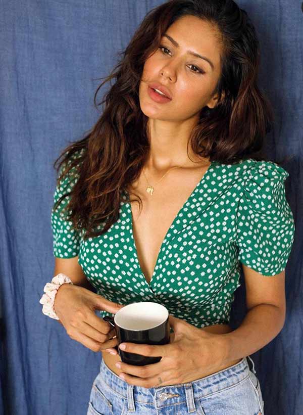 Actress Sonam Bajwa Raises Temperature With Her Picture