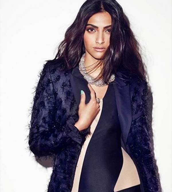 பங்கம் பண்ணும் ரசிகர்கள்