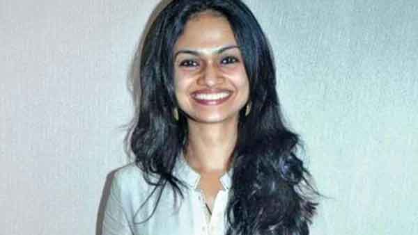 சிறந்த பாடகியாக