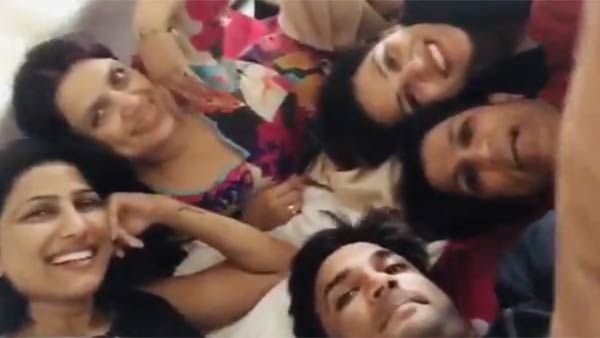 மீண்டும் ஒன்றாக.. 