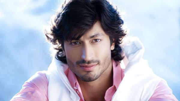 இந்திக்குச் சென்றார் 