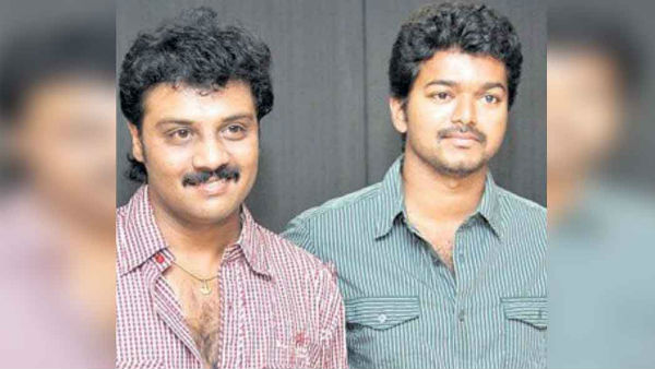 வீட்டில் தனியாக