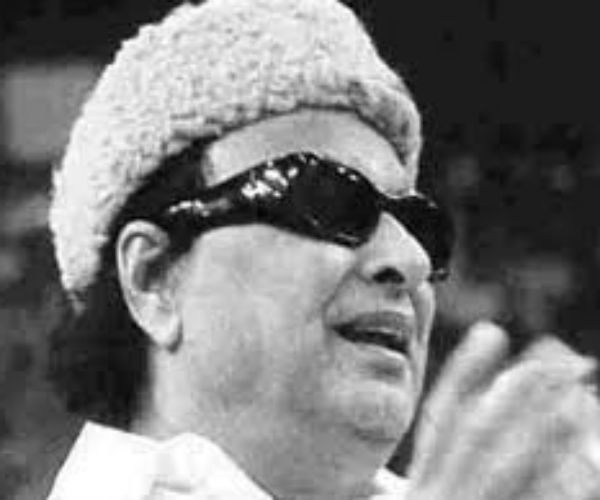 எம்.ஜி.ஆர் வாழ்க்கை 