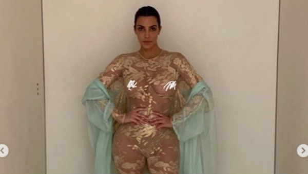 அழகின் உச்சம் நீயா