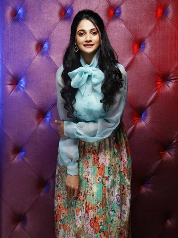 ஓவர் மேக்கப் 