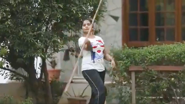 மதுமிதா வீடியோக்கள் 