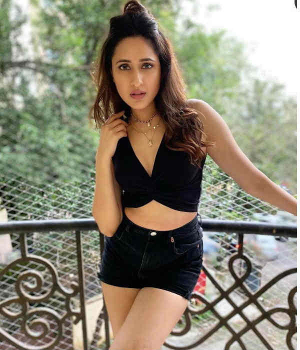 மீண்டும் தமிழில் 