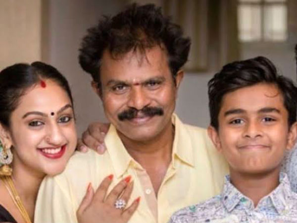 புகைப்படங்களை பகிர்ந்து