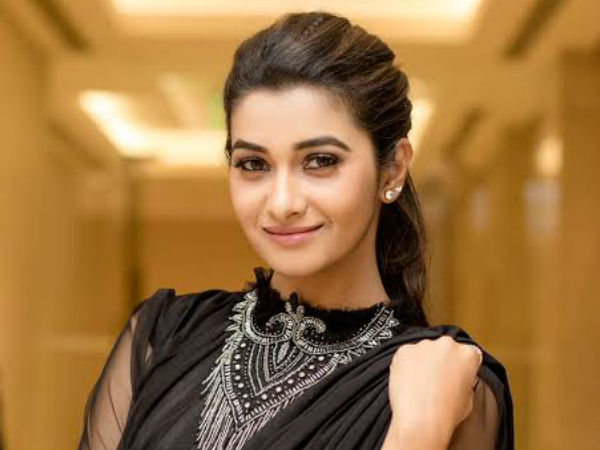 கதறி அழும் ரசிகர்கள்