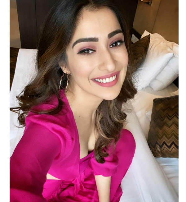 அளவில்லாத கவர்ச்சிக்கு